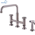 Aquacúbico Agua de lujo Montada de agua potable Long Sput Kitchen Faucet Puente grifo